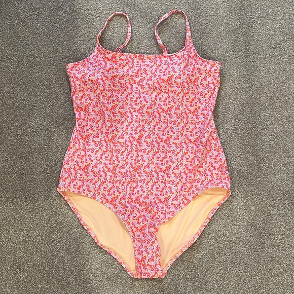 Amazon Essentials Other - NWT One Piece Floral Swimsuit SZ L